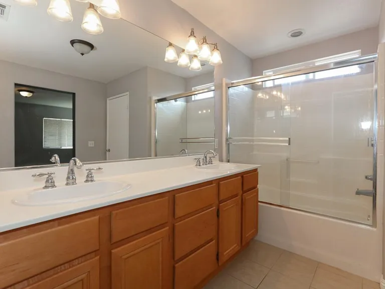 9122 Lemona Ave #NA - Photo 4 of 15