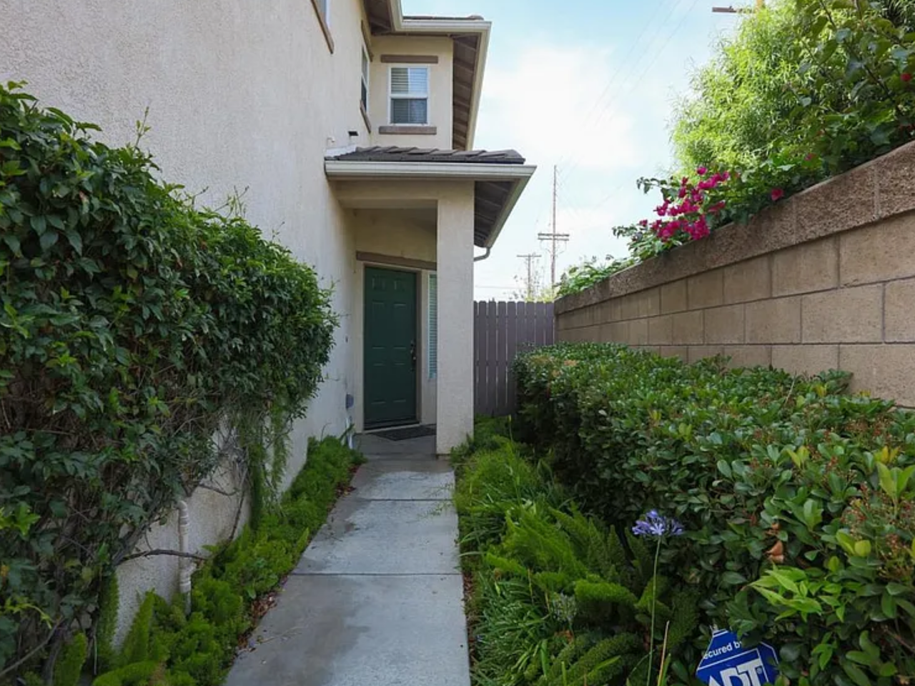 9122 Lemona Ave #NA - Photo 5 of 15