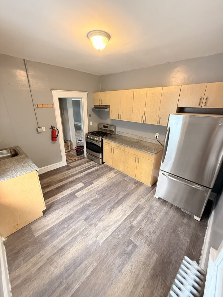 395 E 9th Ave #NA - Photo 4 of 9