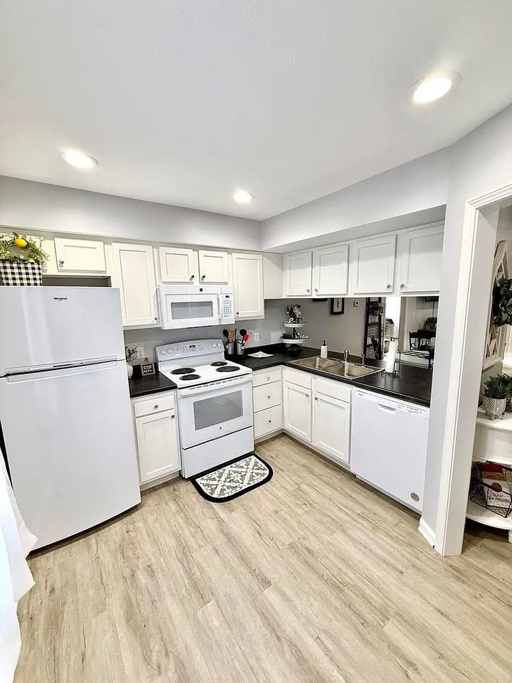 2275 N Cable Rd #164 - Photo 7 of 14