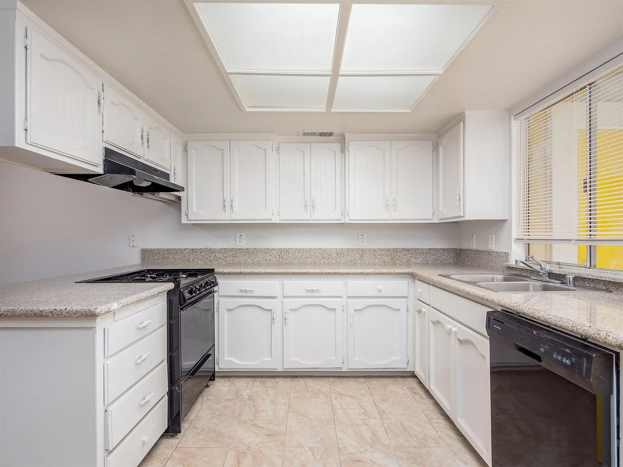701 S Encina St #F - Photo 2 of 15