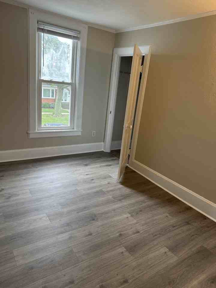 1127 Buckland Ave #4 - Photo 3 of 6