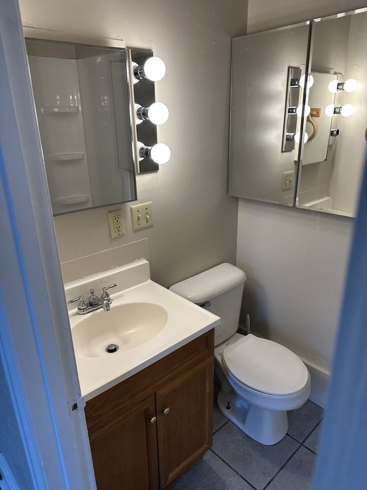 1127 Buckland Ave #4 - Photo 5 of 6