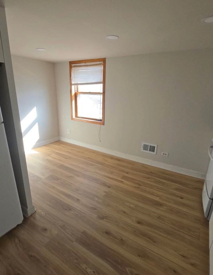 4545 Center Ave - Photo 3 of 15