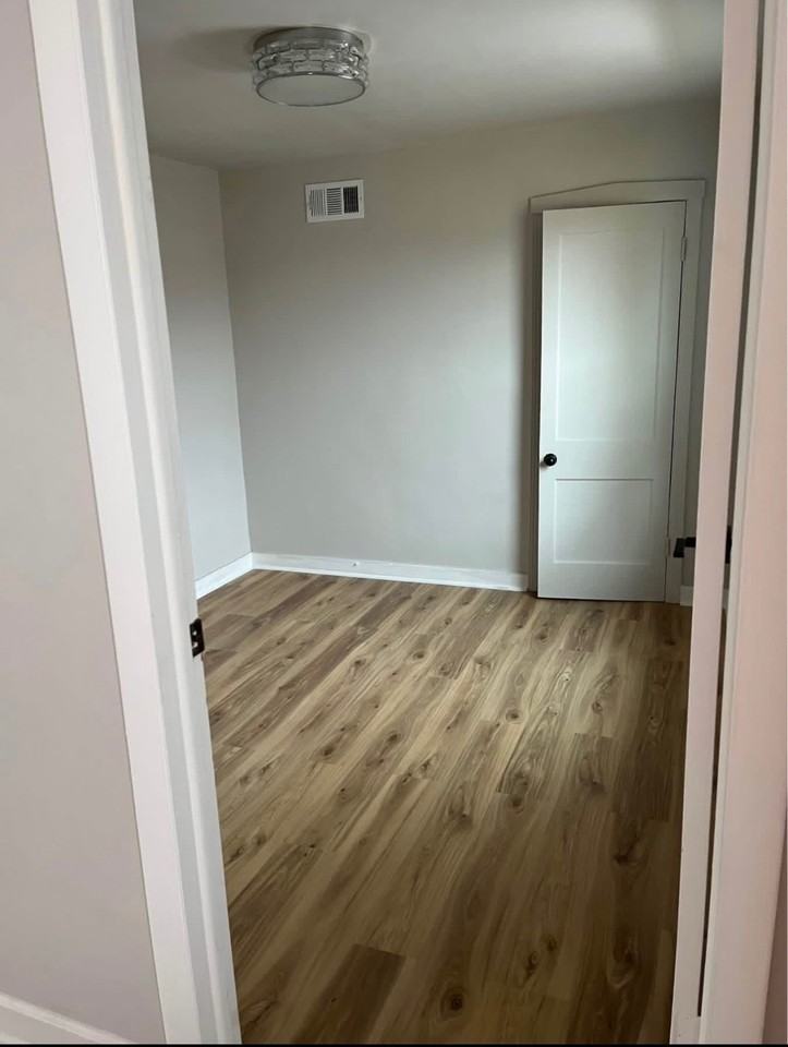 4545 Center Ave - Photo 5 of 15