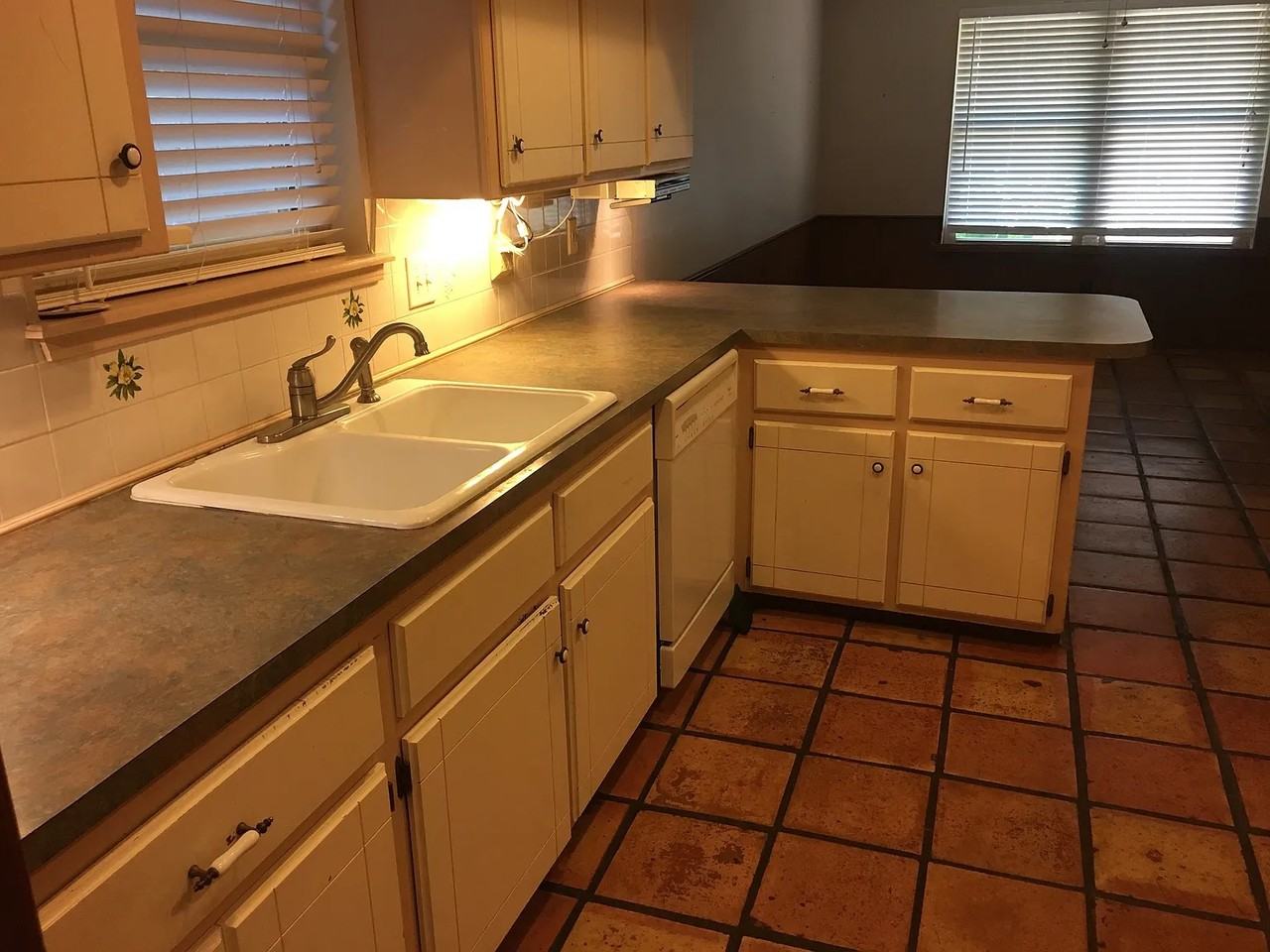 516 Sunburst St #NA - Photo 2 of 12