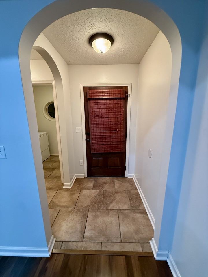 133 Roscommon Rd #NA - Photo 7 of 14