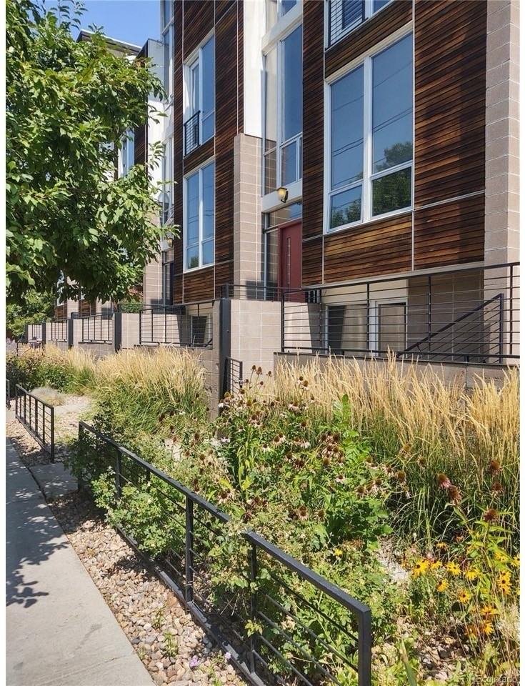 441 24th St #NA - Photo 4 of 34