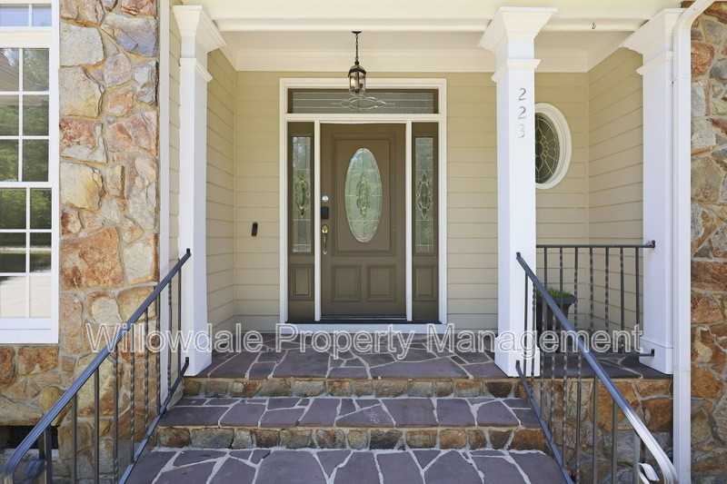 223 Kinvara Ct - Photo 3 of 39