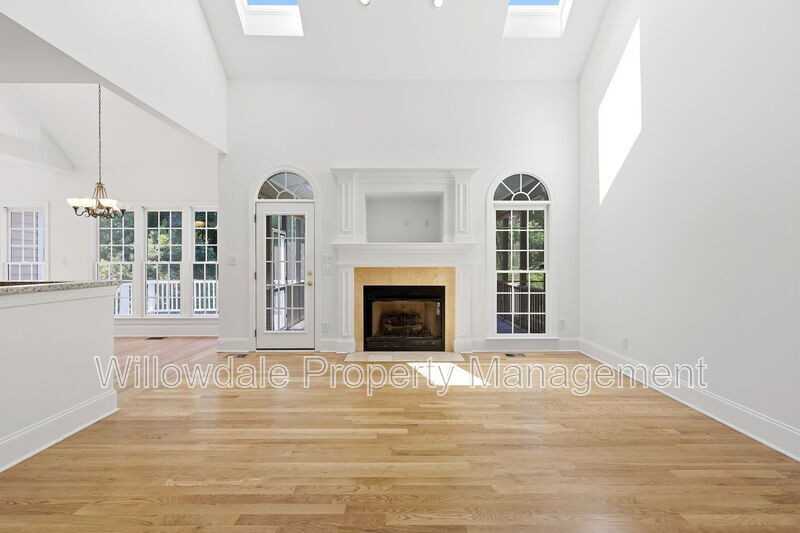 223 Kinvara Ct - Photo 6 of 39