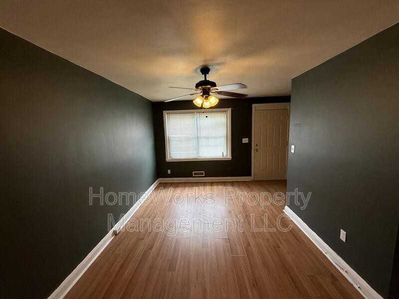 3844 Elmley Ave - Photo 6 of 22