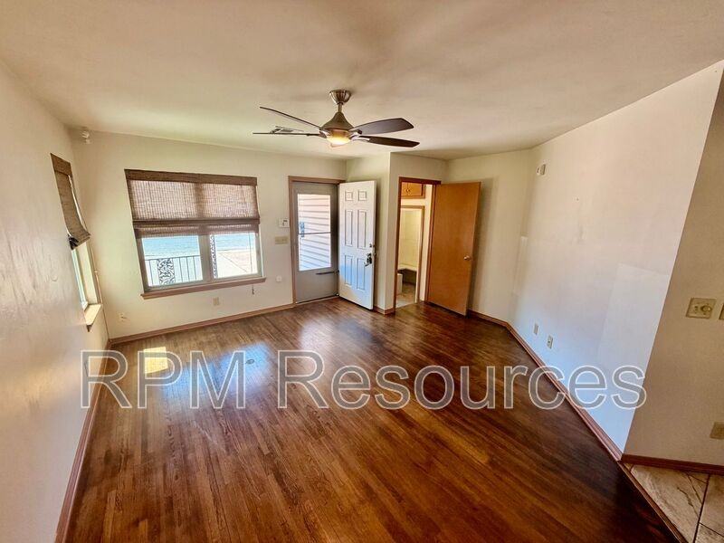 4508 N Asbury Ave - Photo 3 of 23