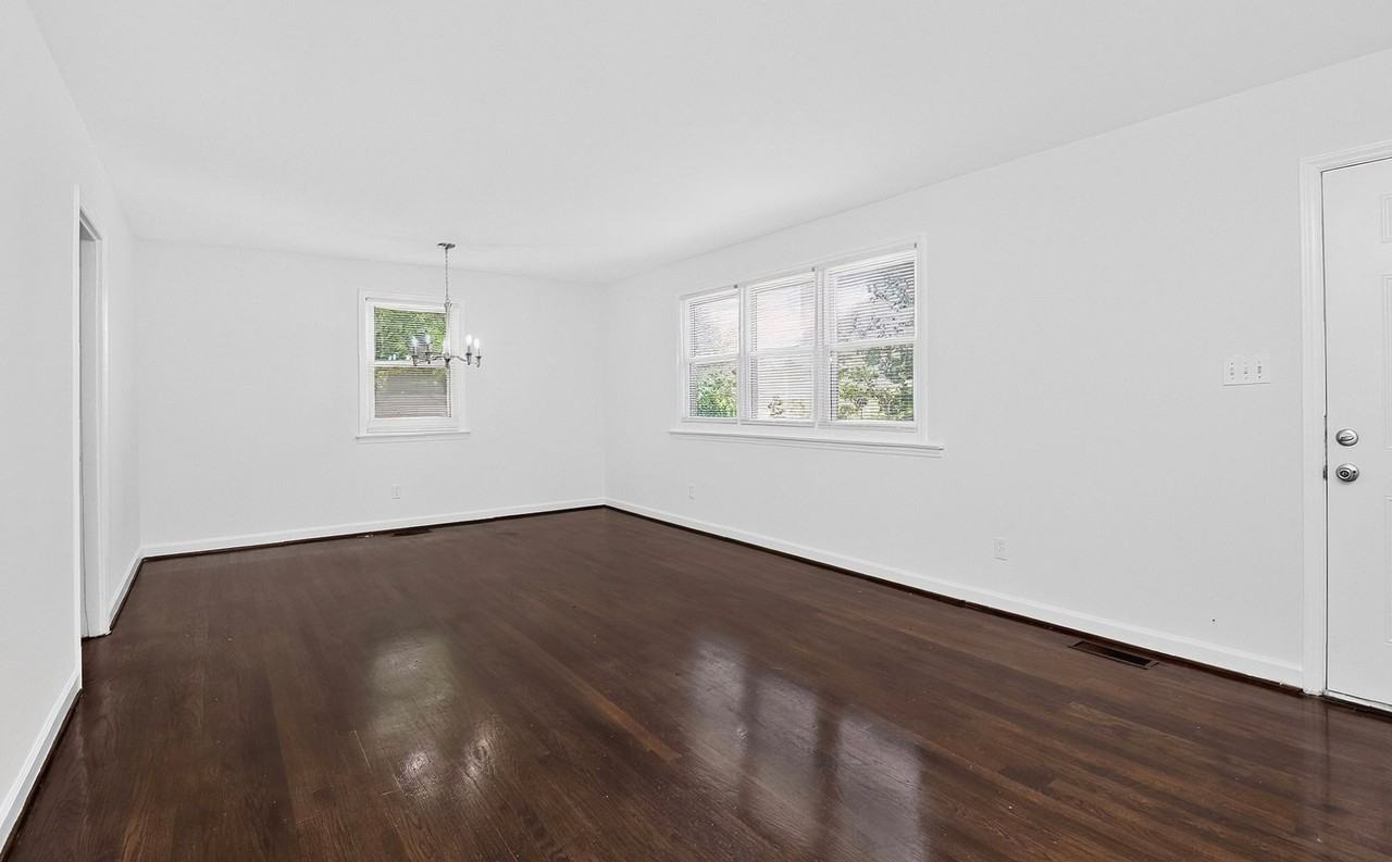 4914 Unaka Ave - Photo 4 of 19