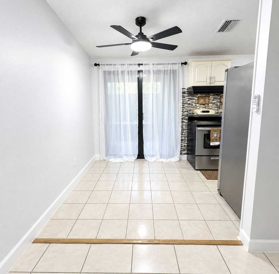 5212 S 84th St #NA - Photo 7 of 19
