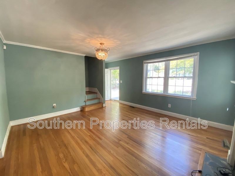 807 Cape Fear Ave - Photo 4 of 24