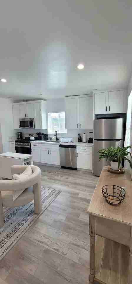 1718 1/2 W 106th St #NA - Photo 4 of 25