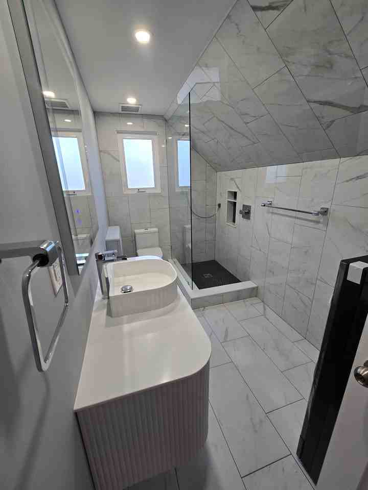 223 McNaughton Avenue #1 - Photo 6 of 7