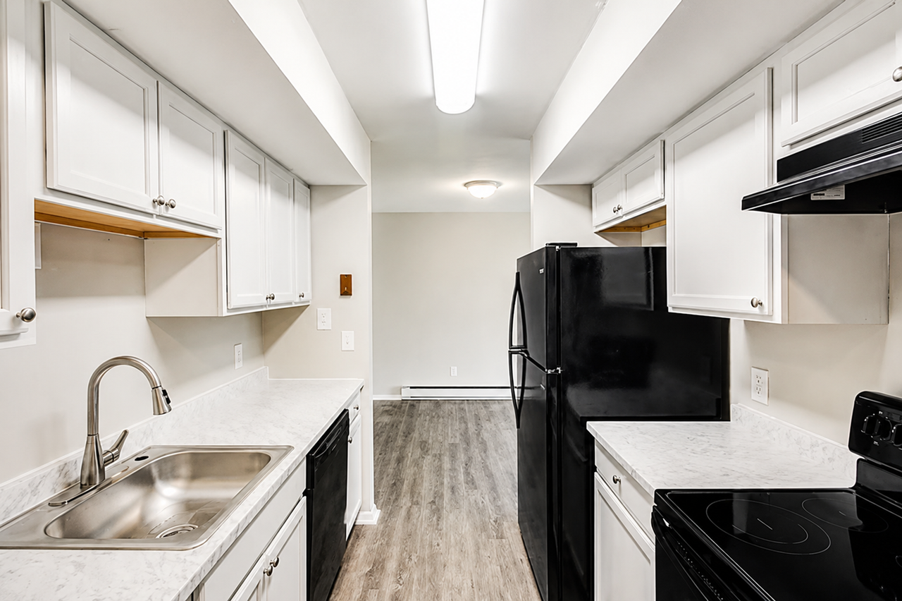 Renaissance Apartments - Photo 2 of 13