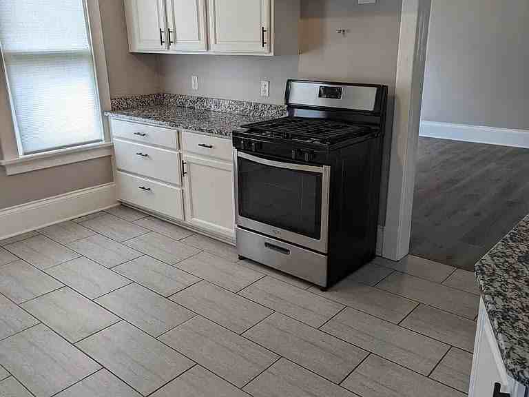 2836 South Chase Avenue - Photo 5 of 47