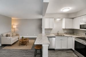 featured image of 3225 Holiday Dr
