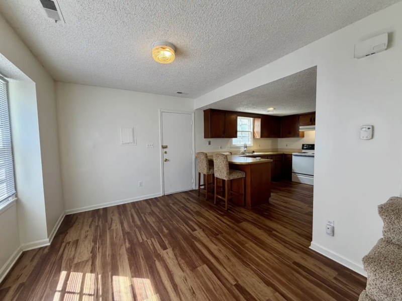 1401 Pennsylvania St - Photo 5 of 12