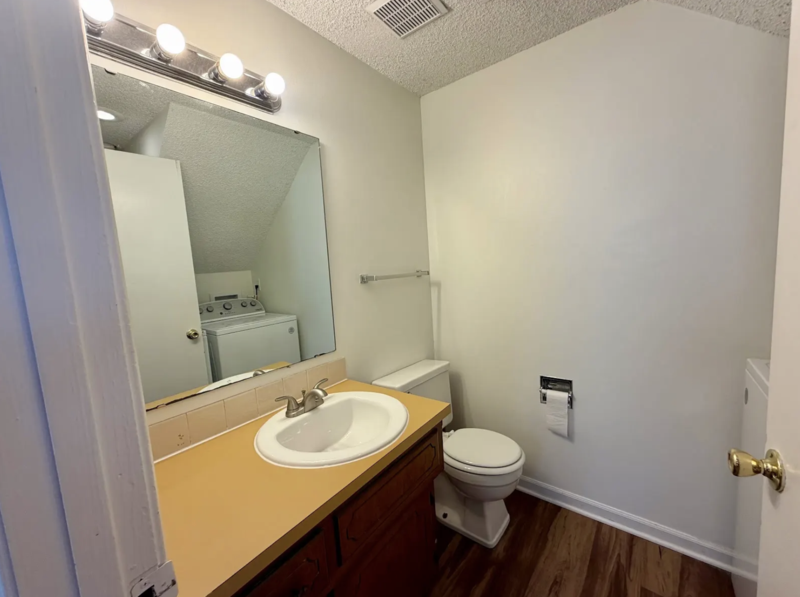 1401 Pennsylvania St - Photo 6 of 12