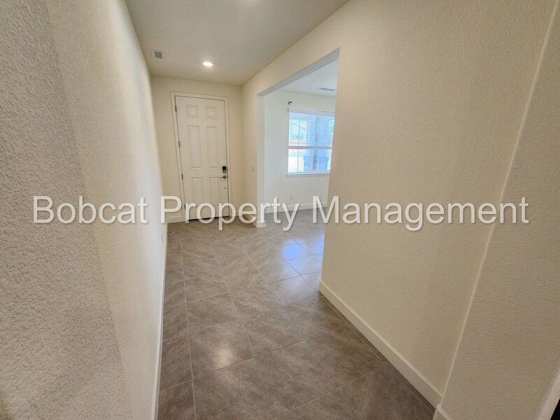 1419 Pickaxe St - Photo 4 of 37
