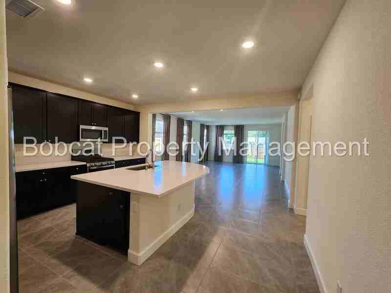 1419 Pickaxe St - Photo 7 of 37