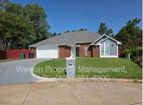 9125 Nw 99th Pl - Photo 1 of 1
