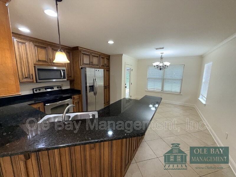 18 Breydon Ct - Photo 4 of 8