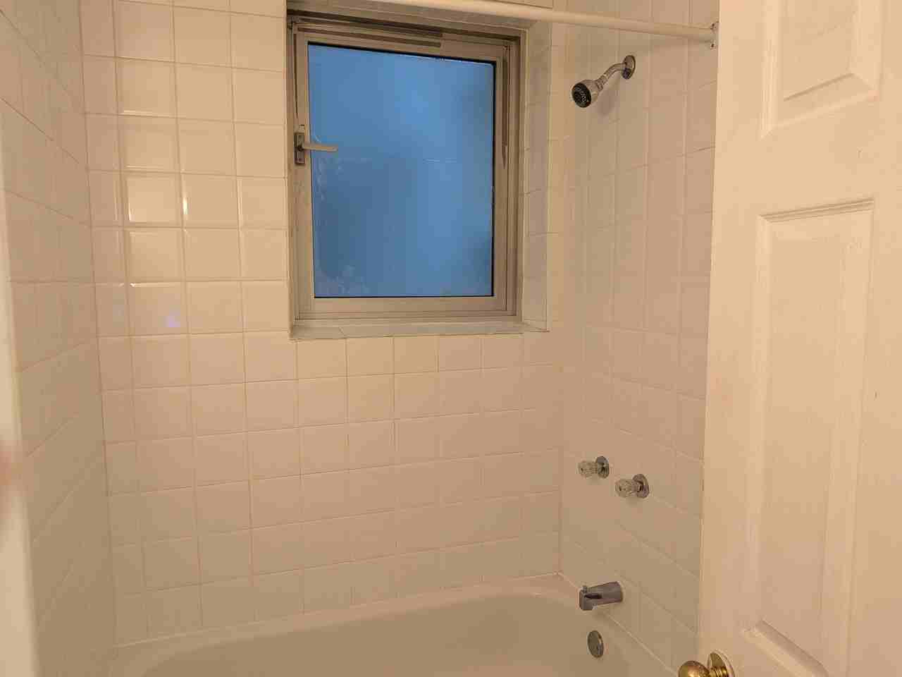 285 Metcalfe St - Photo 5 of 9