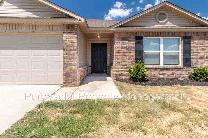 1301 Travertine Pl - Photo 3 of 28
