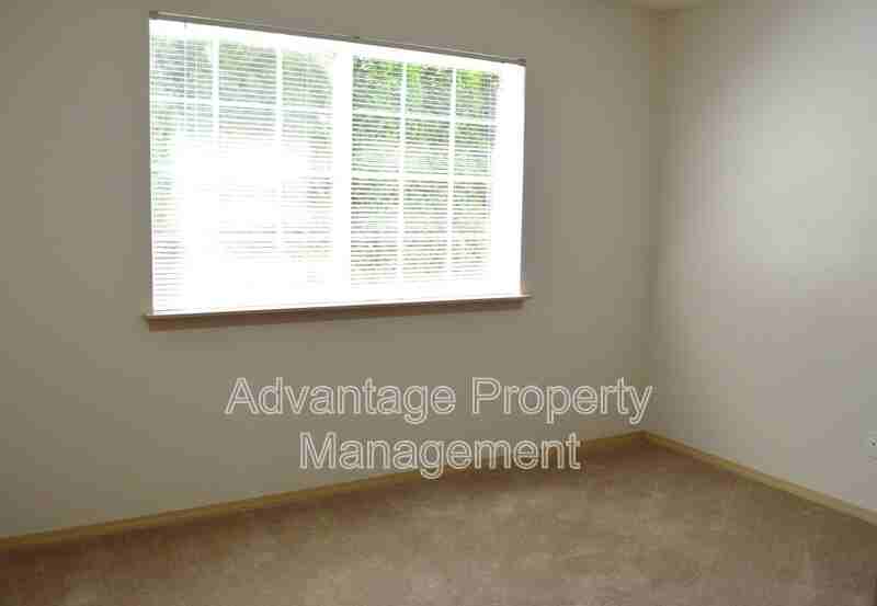 739 Jackson St W #14 - Photo 2 of 33