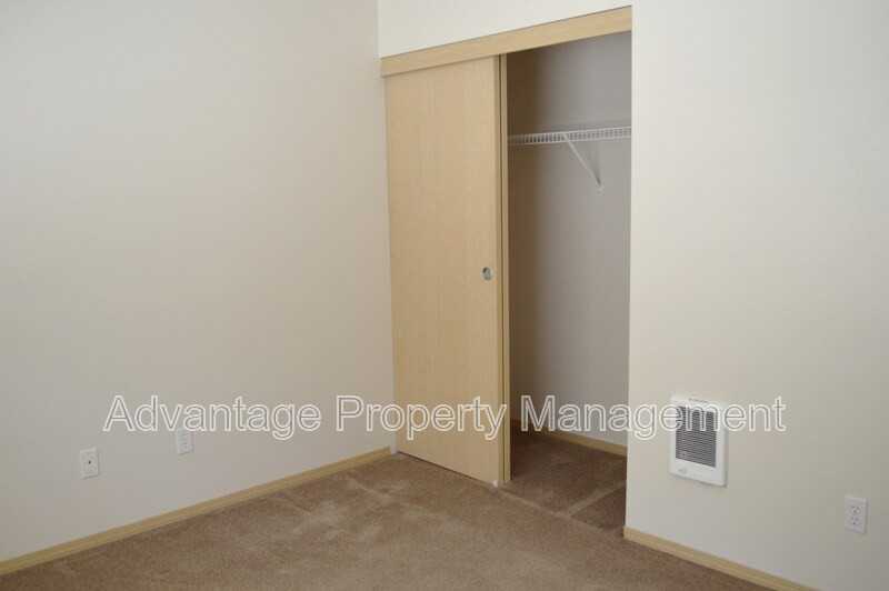 739 Jackson St W #14 - Photo 3 of 33