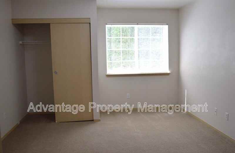 739 Jackson St W #14 - Photo 4 of 33