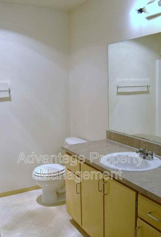739 Jackson St W #14 - Photo 5 of 33