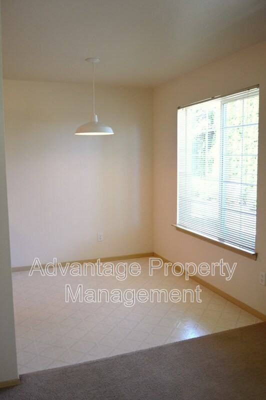 739 Jackson St W #14 - Photo 7 of 33