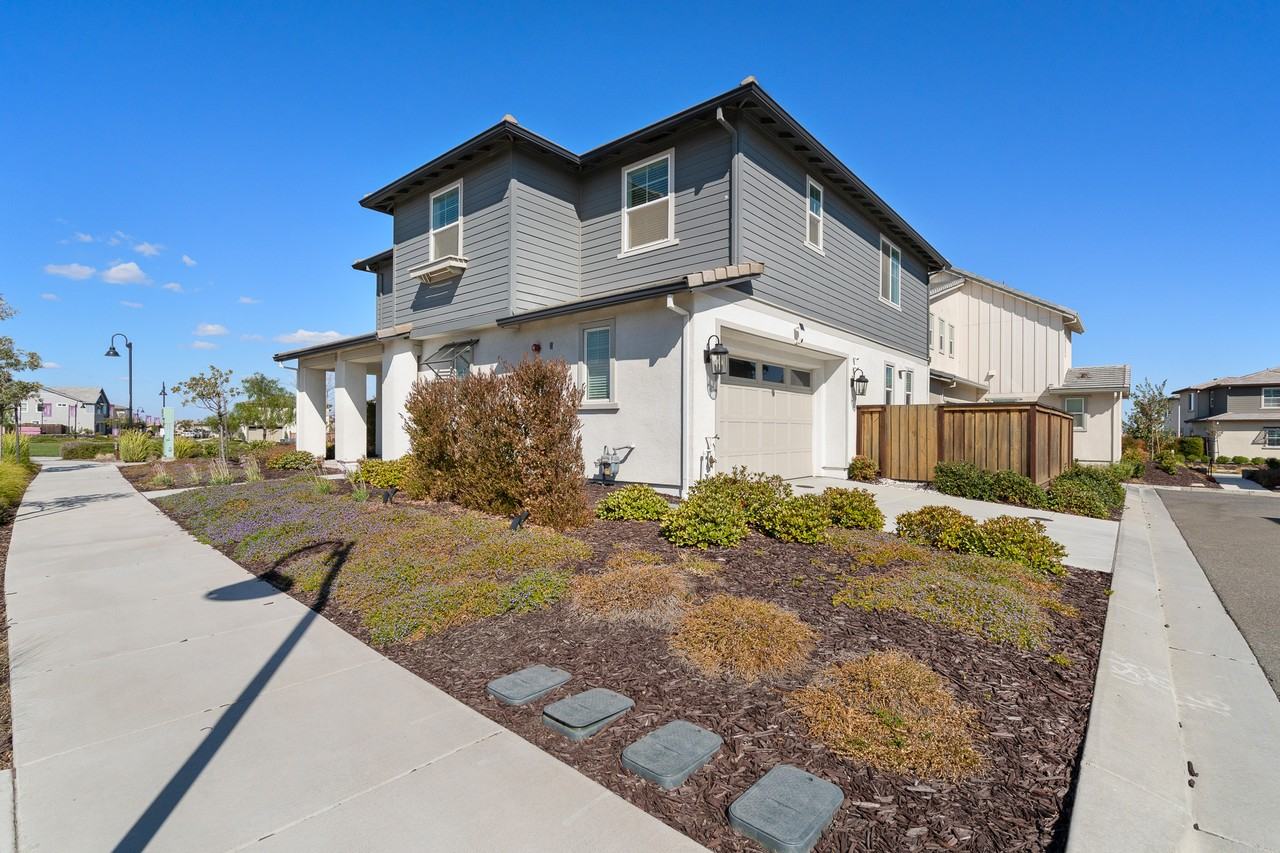 2476 Laramie Circle - Photo 3 of 51