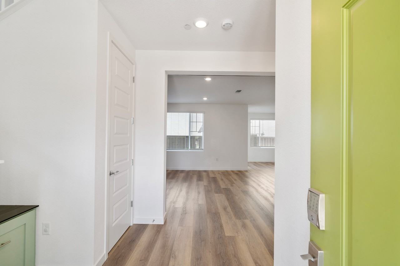 2476 Laramie Circle - Photo 5 of 51