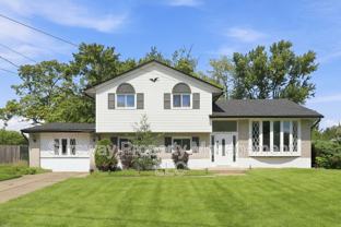 991 Sherbrook Cir - Photo 1 of 1