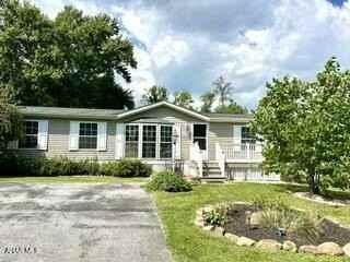 126 Scenic Rd - Photo 3 of 32