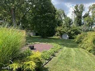 126 Scenic Rd - Photo 6 of 32
