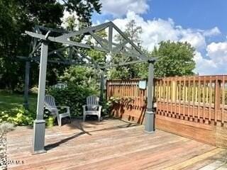 126 Scenic Rd - Photo 7 of 32