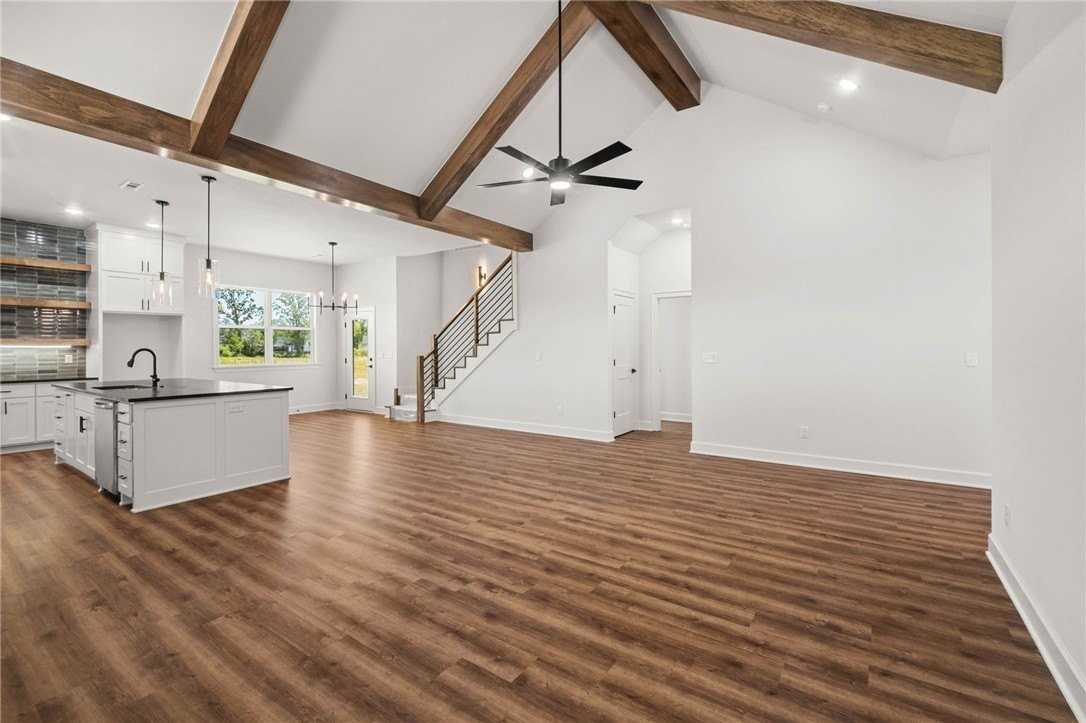 431 Silverview Ave - Photo 7 of 40