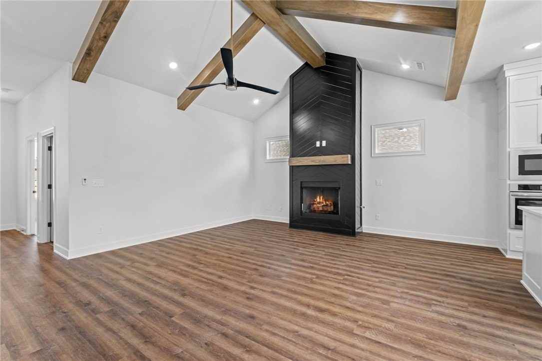 1821 Lotus Rd - Photo 7 of 30