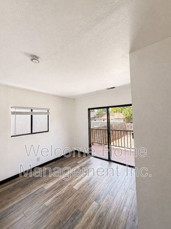 663 F St - Photo 6 of 25