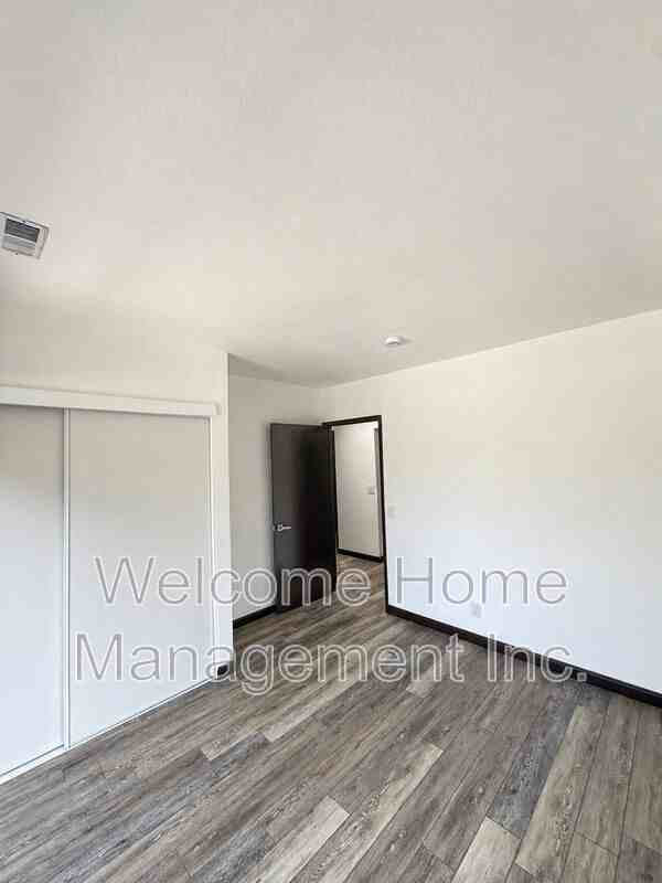 663 F St - Photo 7 of 25