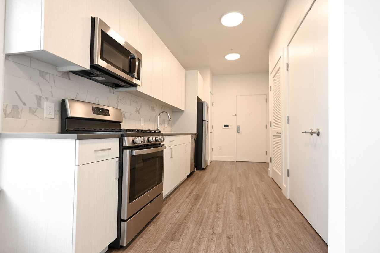475 William Street - 3011 Bed #301 - Photo 2 of 21