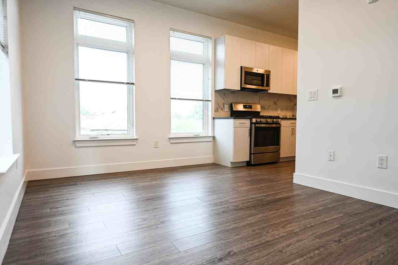 475 William Street - 3011 Bed #301 - Photo 6 of 21