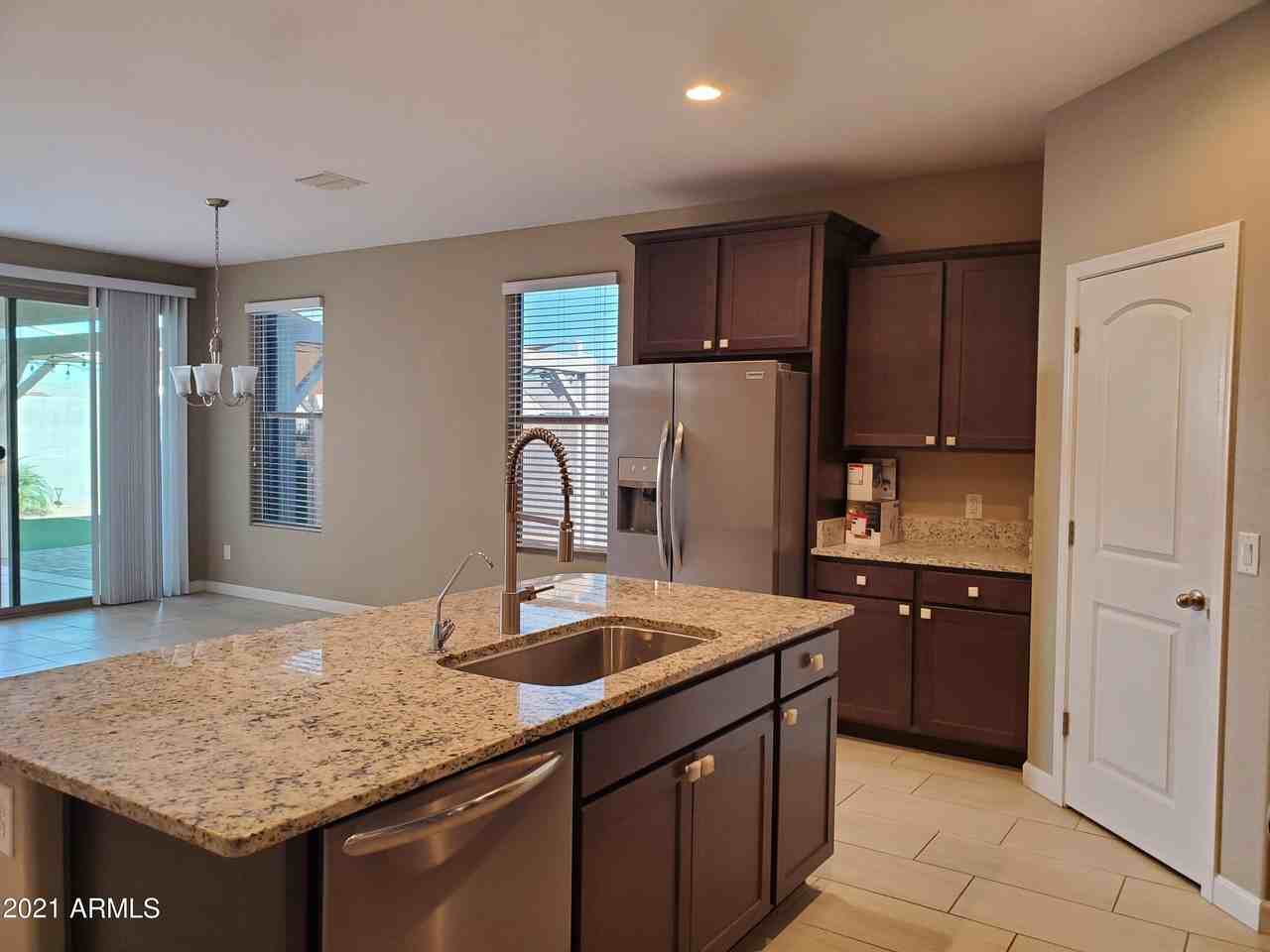 4068 W Crescent Rd - Photo 3 of 25
